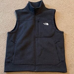 Men’s The North Face Charcoal Fleece Vest